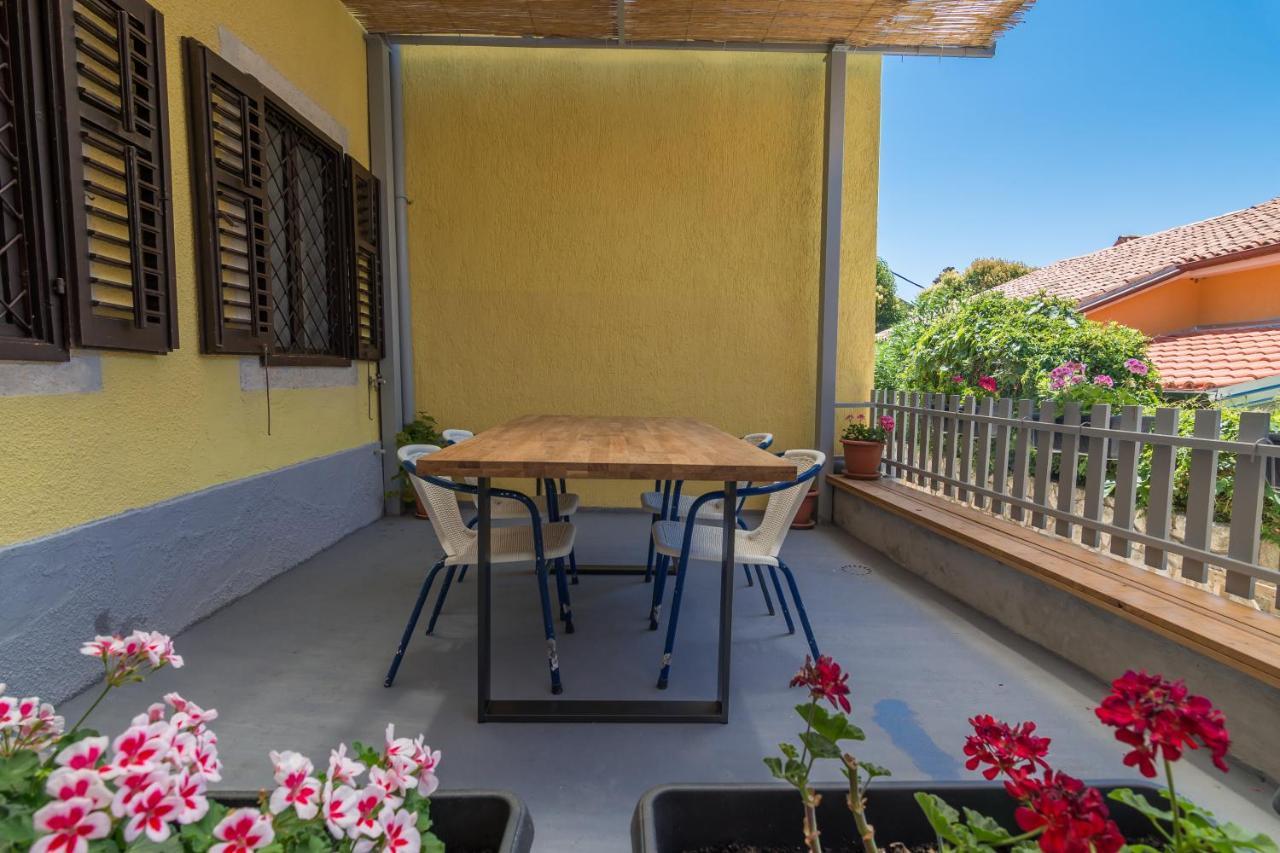 Hostel Flora Мали-Лошинь Экстерьер фото